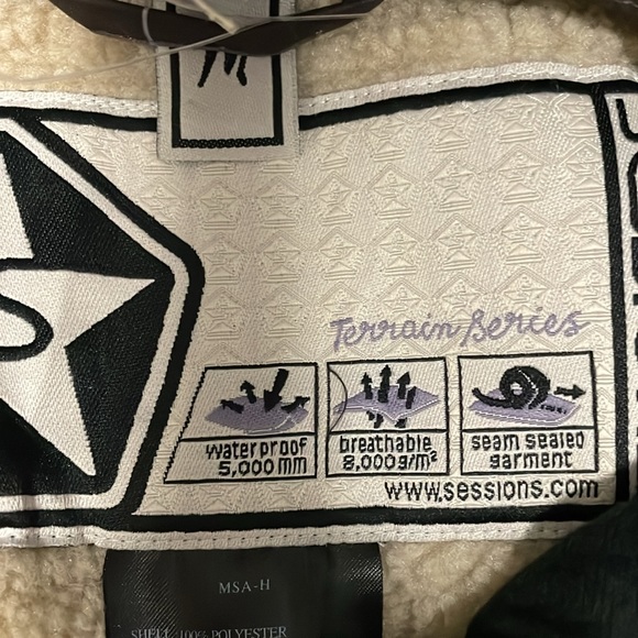 New sessions board jacket - Picture 4 of 13